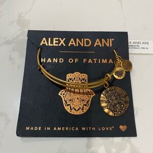 NWT Alex and Ani Hand of Fatima Charm Bracelet 🪬🧿